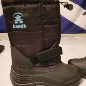Kamik snow boots, black youth size 7